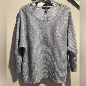 🩶A Love Story🩶 Women’s 3/4 Sleeve Sweater Size XL with Gold chain Detailing